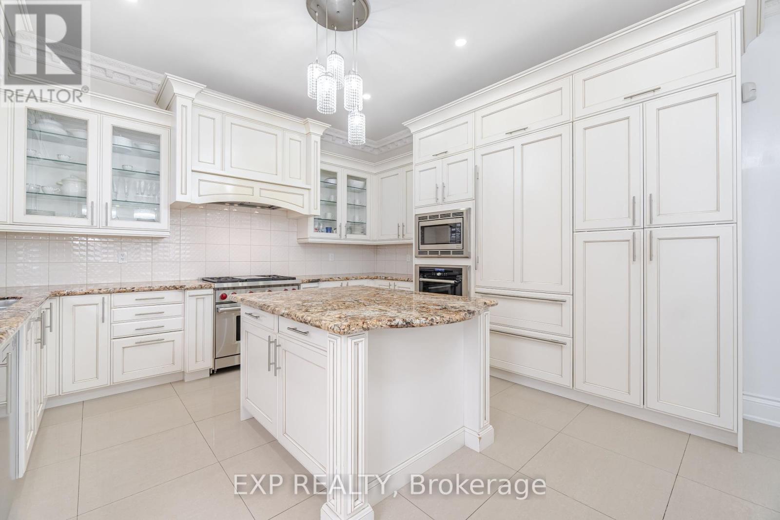 Photo 12 of 190 Torrey Pines Road, Vaughan ON