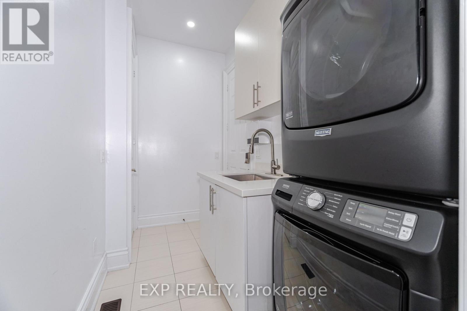 Photo 19 of 190 Torrey Pines Road, Vaughan ON