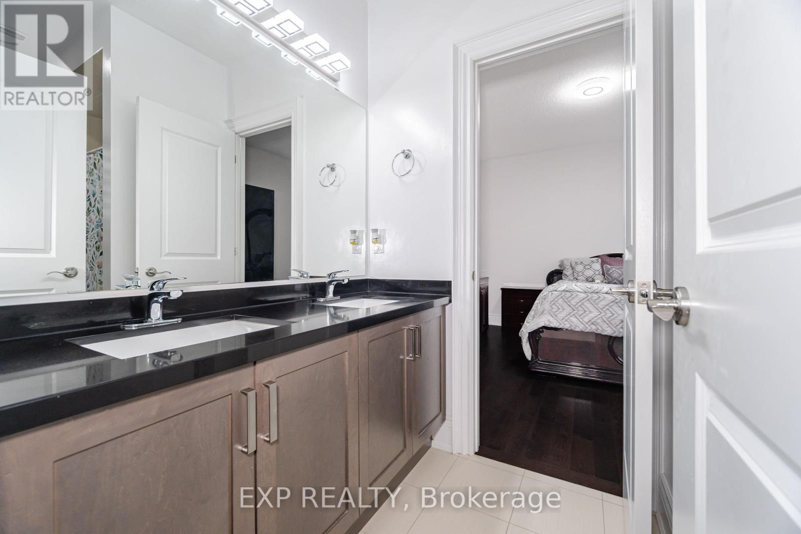 Photo 32 of 190 Torrey Pines Road, Vaughan ON