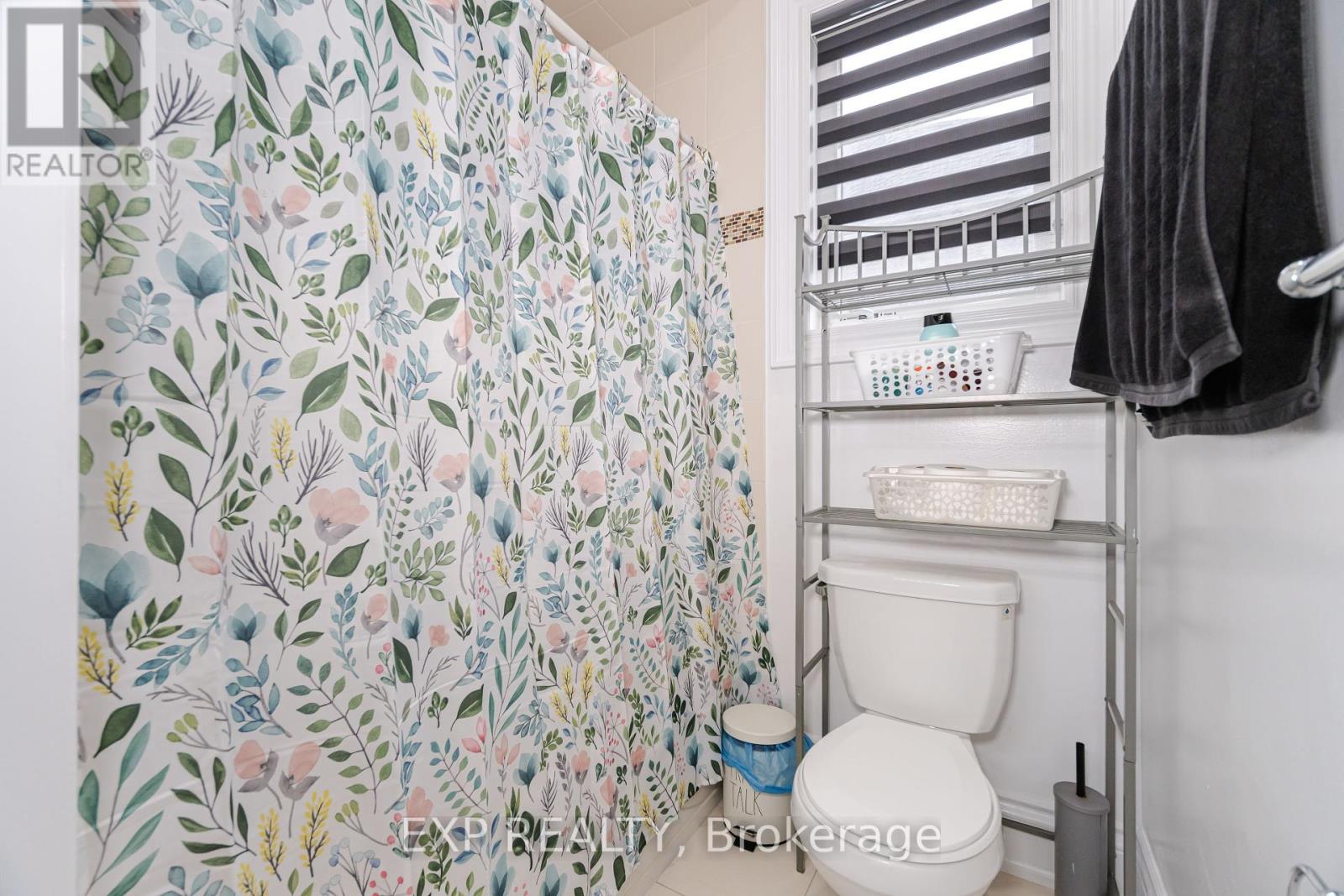 Photo 33 of 190 Torrey Pines Road, Vaughan ON