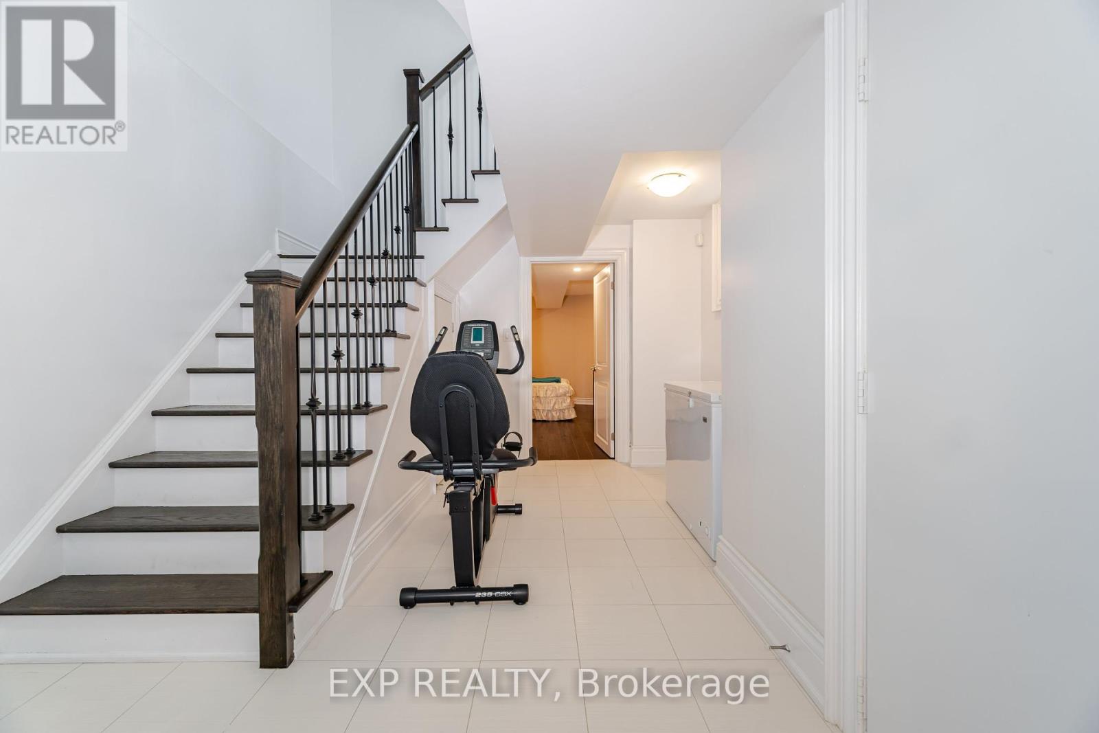 Photo 36 of 190 Torrey Pines Road, Vaughan ON