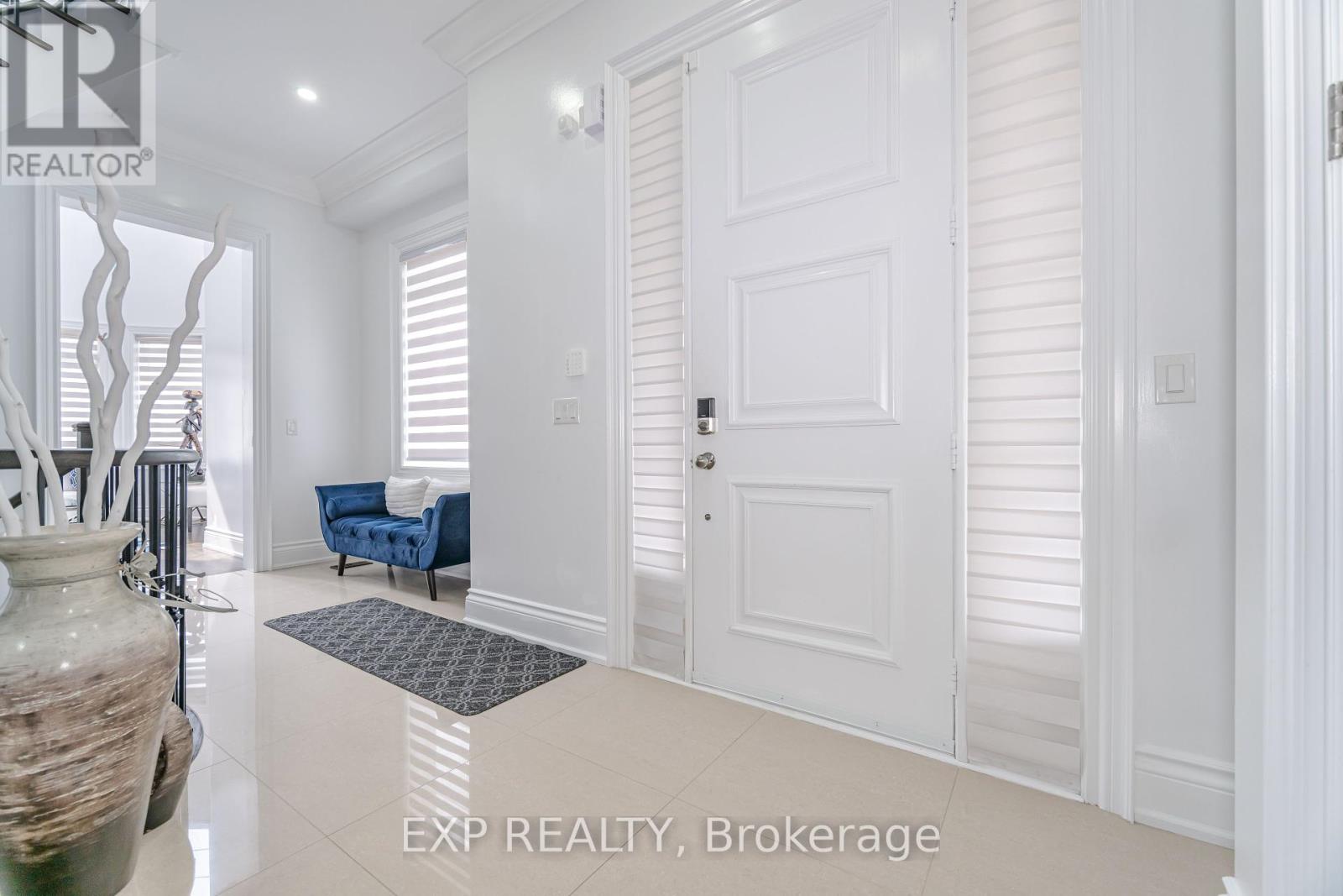 Photo 5 of 190 Torrey Pines Road, Vaughan ON