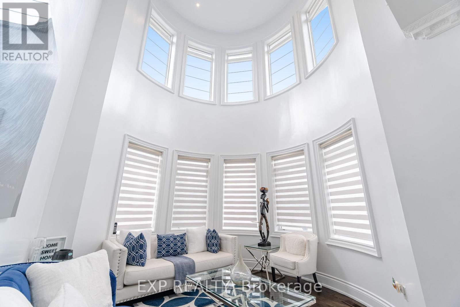 Photo 7 of 190 Torrey Pines Road, Vaughan ON