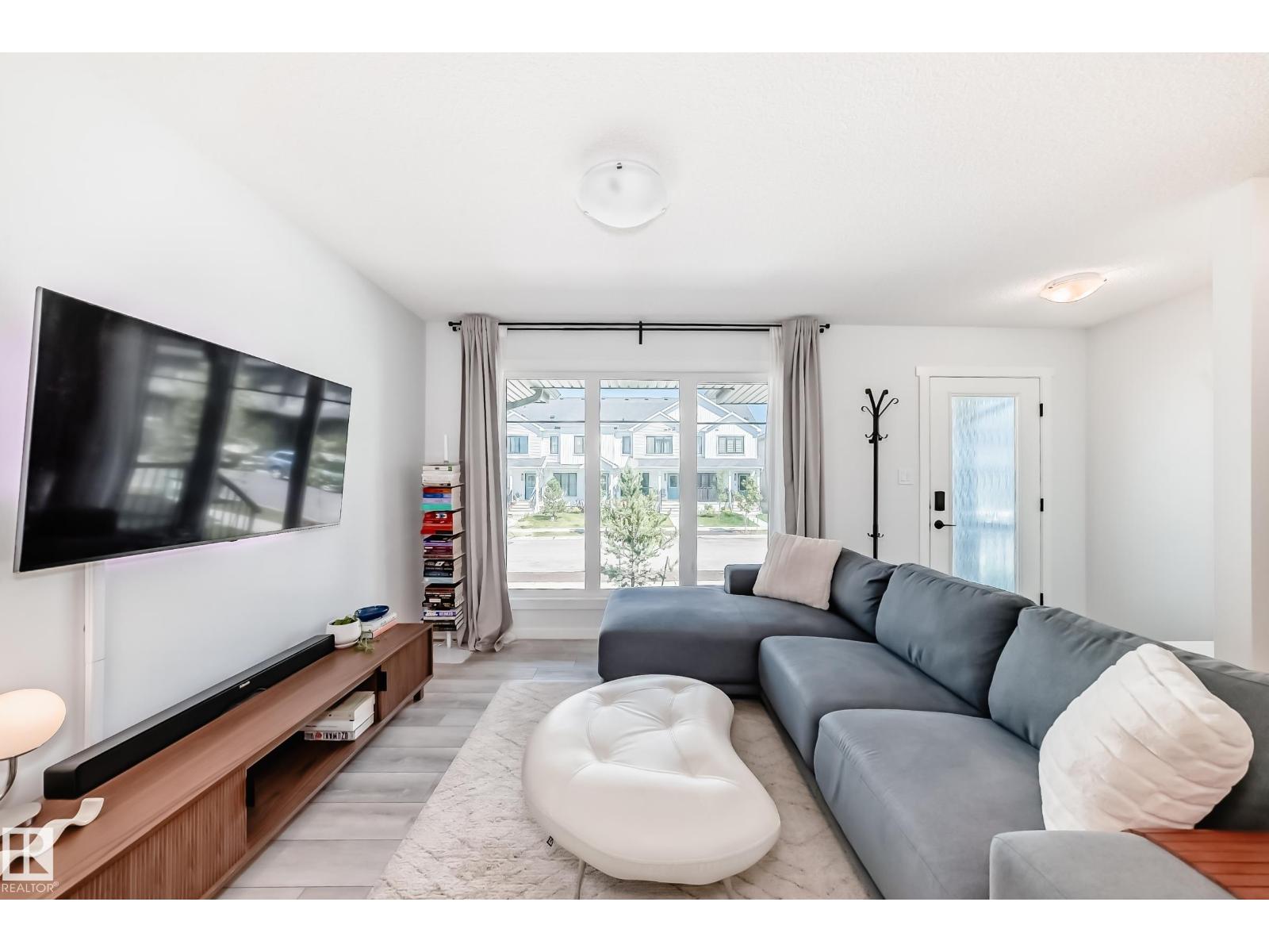 Photo 5 of 5043 Kinney Li Sw, Edmonton AB
