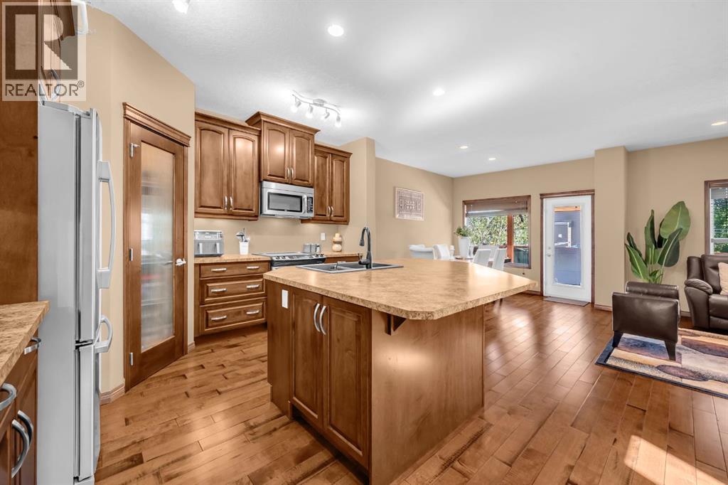 Photo 13 of 1011 Kings Heights Road Se, Airdrie AB