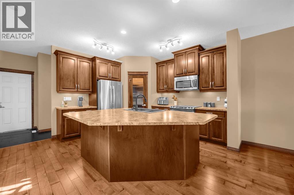 Photo 12 of 1011 Kings Heights Road Se, Airdrie AB