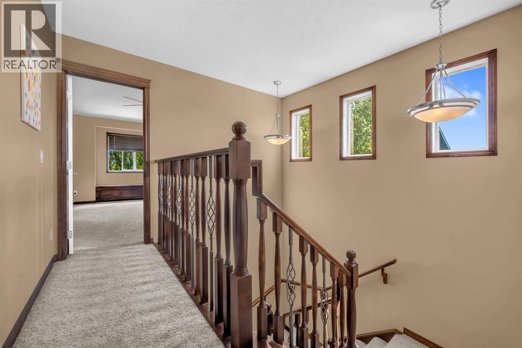 Photo 14 of 1011 Kings Heights Road Se, Airdrie AB