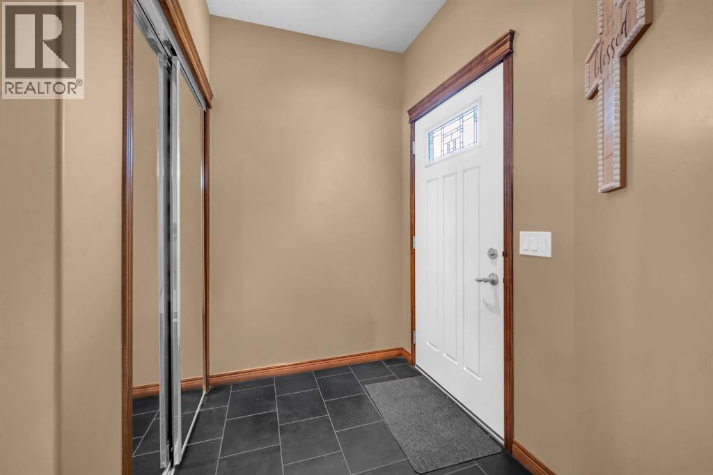 Photo 3 of 1011 Kings Heights Road Se, Airdrie AB