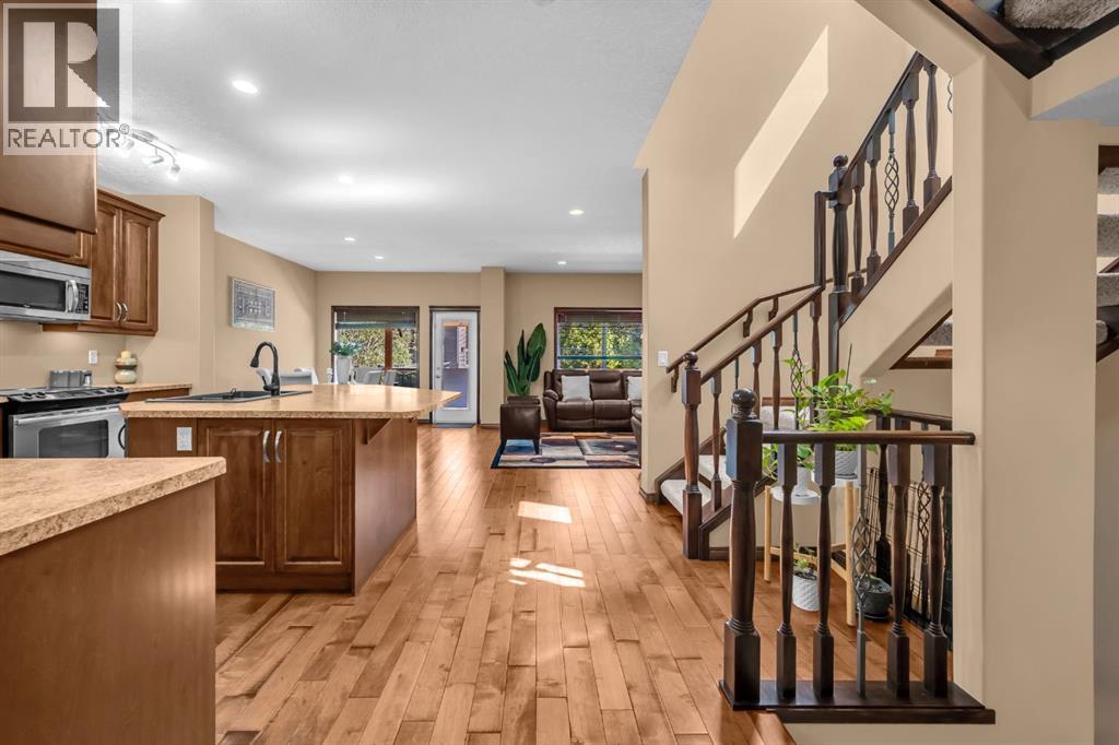Photo 4 of 1011 Kings Heights Road Se, Airdrie AB
