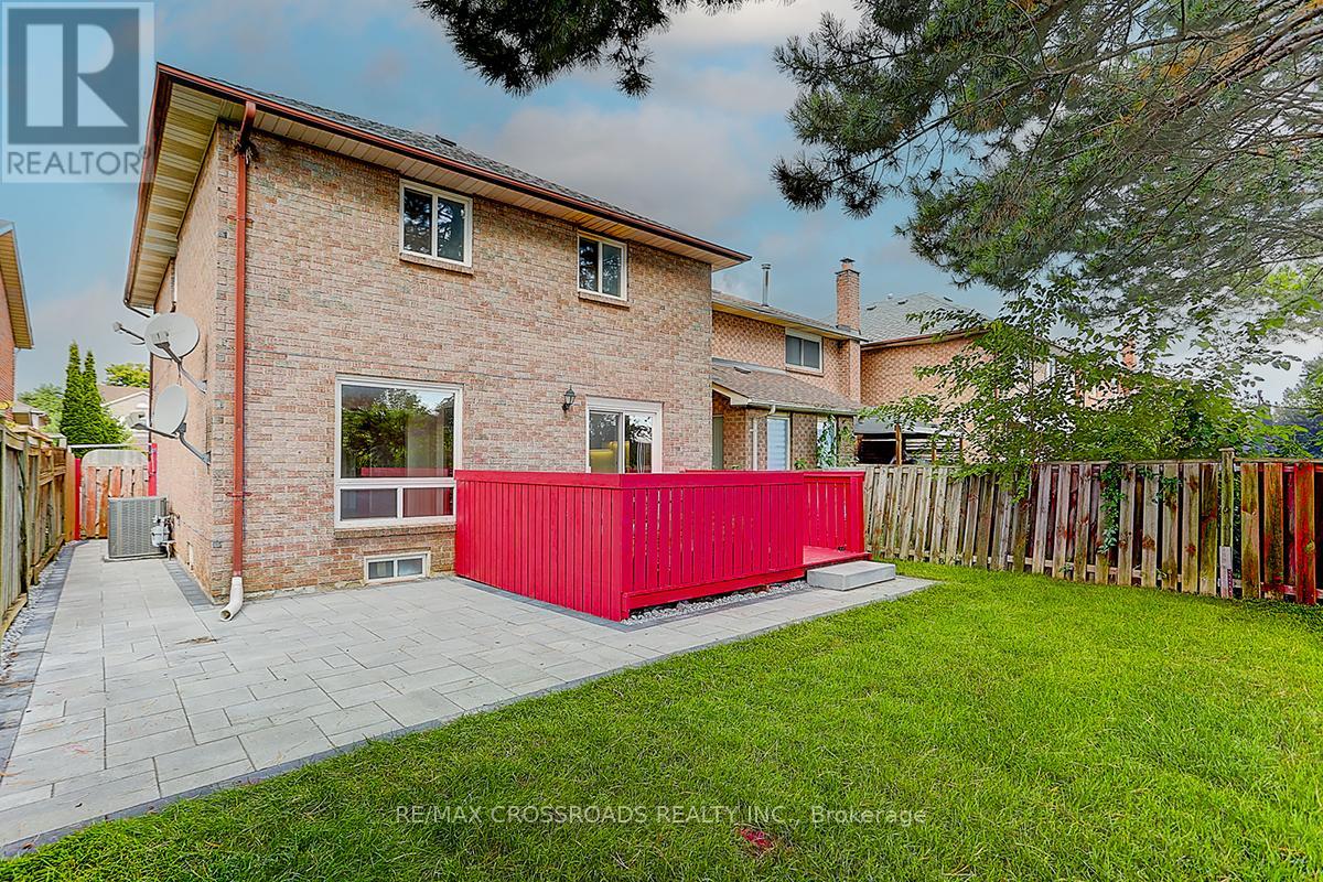 Photo 46 of 125 Green Bush Crescent, Vaughan ON