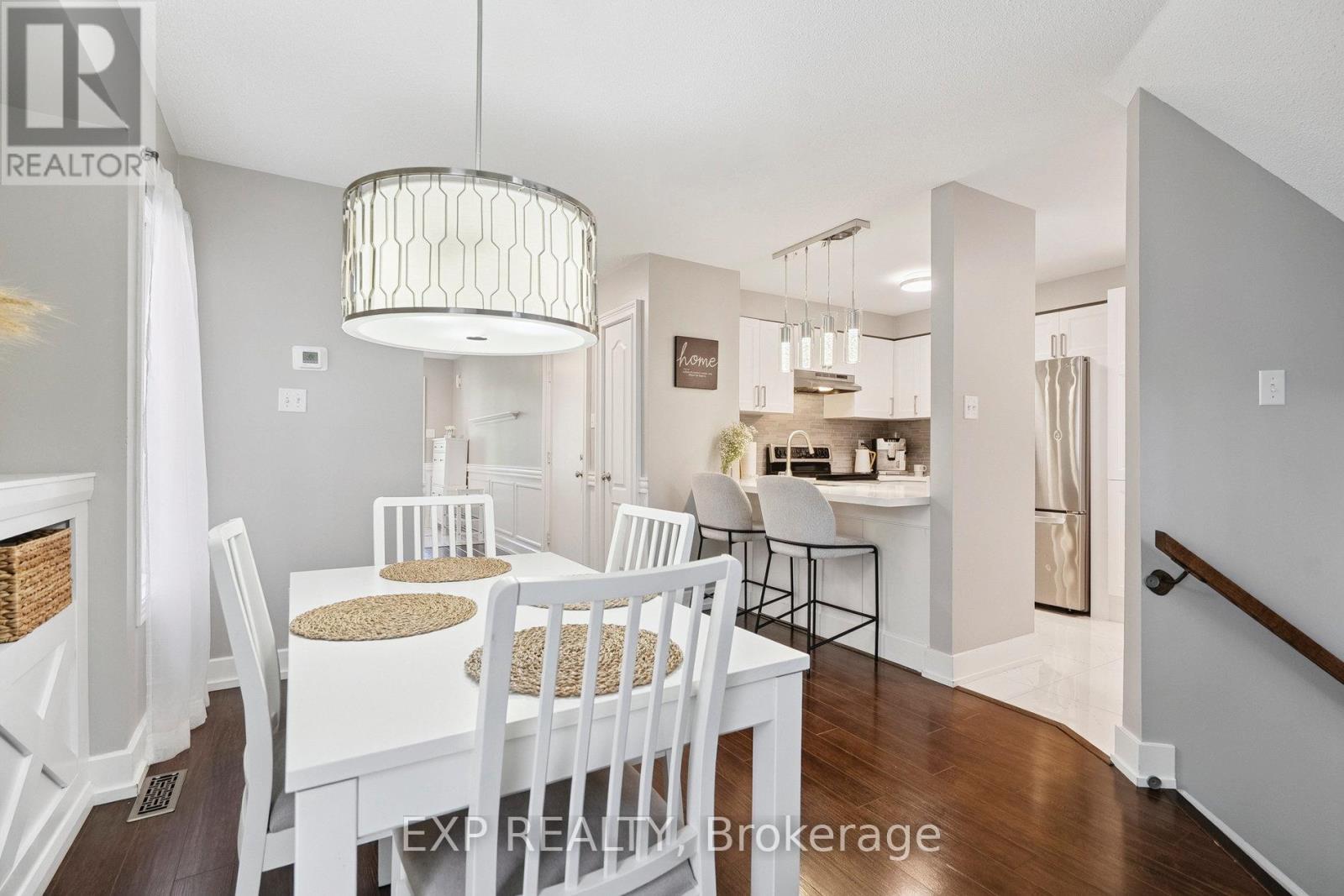 Photo 32 of 132 Harnesworth Crescent, Hamilton ON
