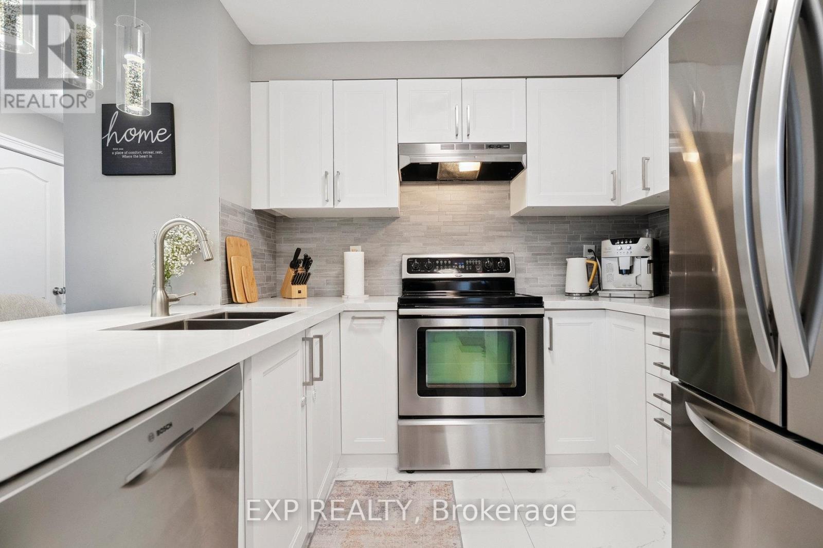 Photo 6 of 132 Harnesworth Crescent, Hamilton ON