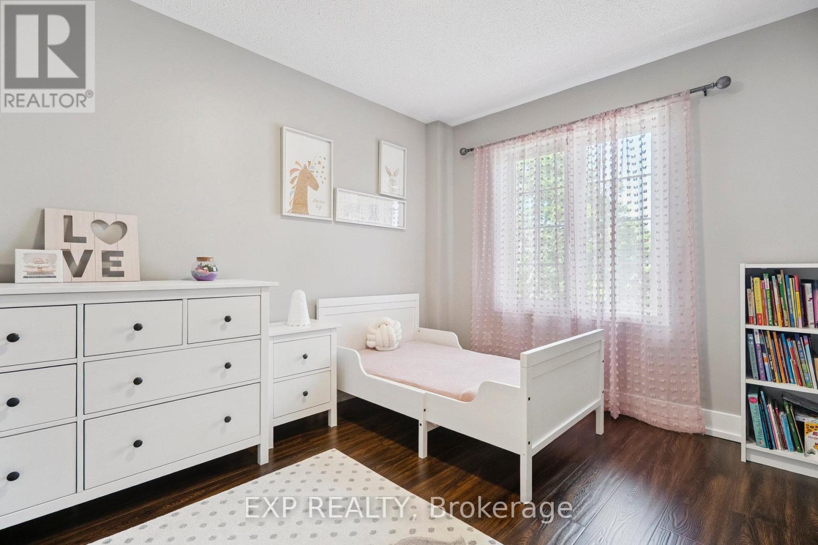 Photo 28 of 132 Harnesworth Crescent, Hamilton ON