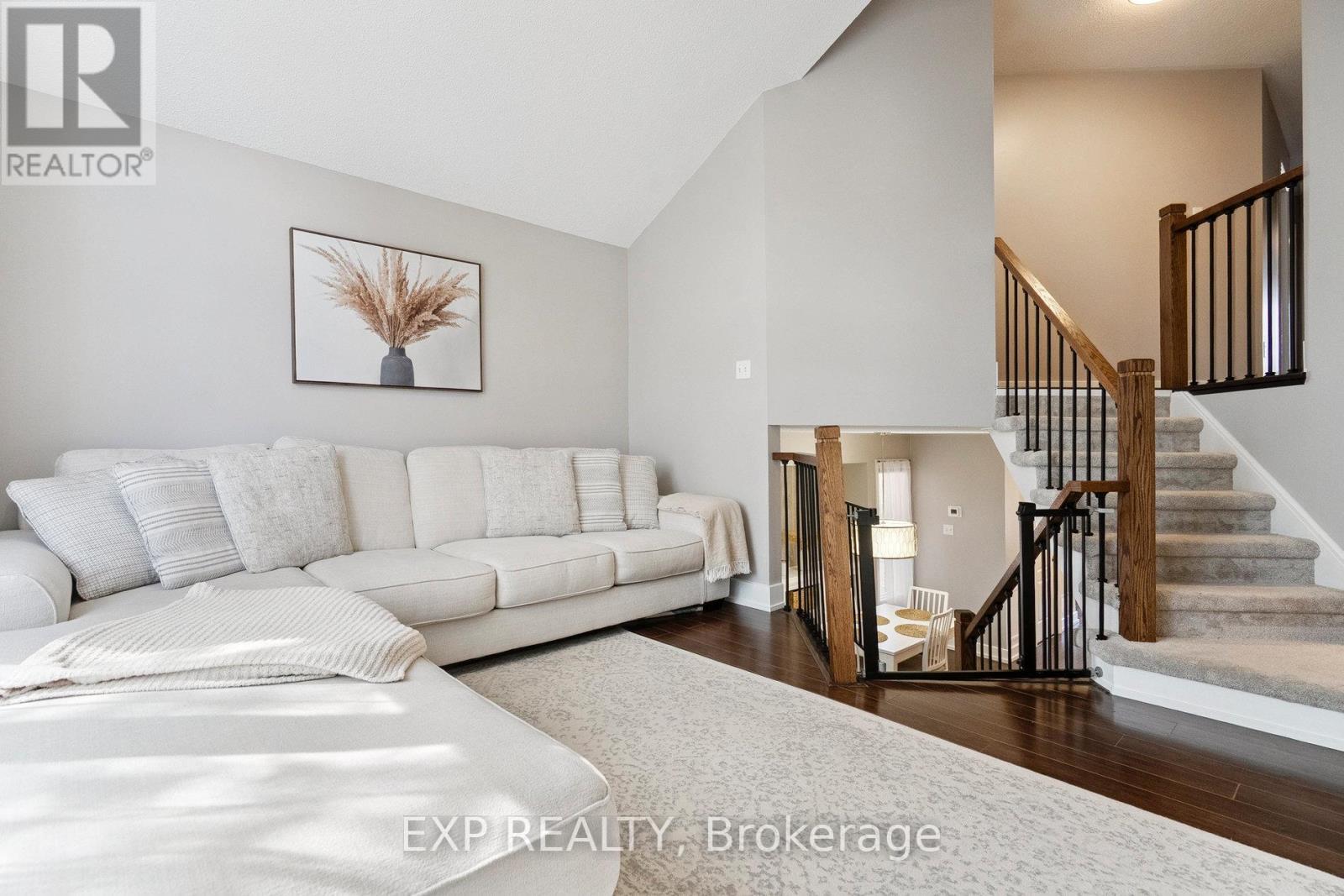 Photo 12 of 132 Harnesworth Crescent, Hamilton ON