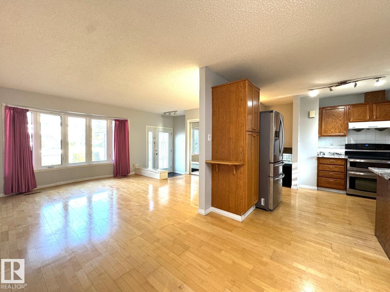 Photo 23 of 9220 172 St Nw, Edmonton AB
