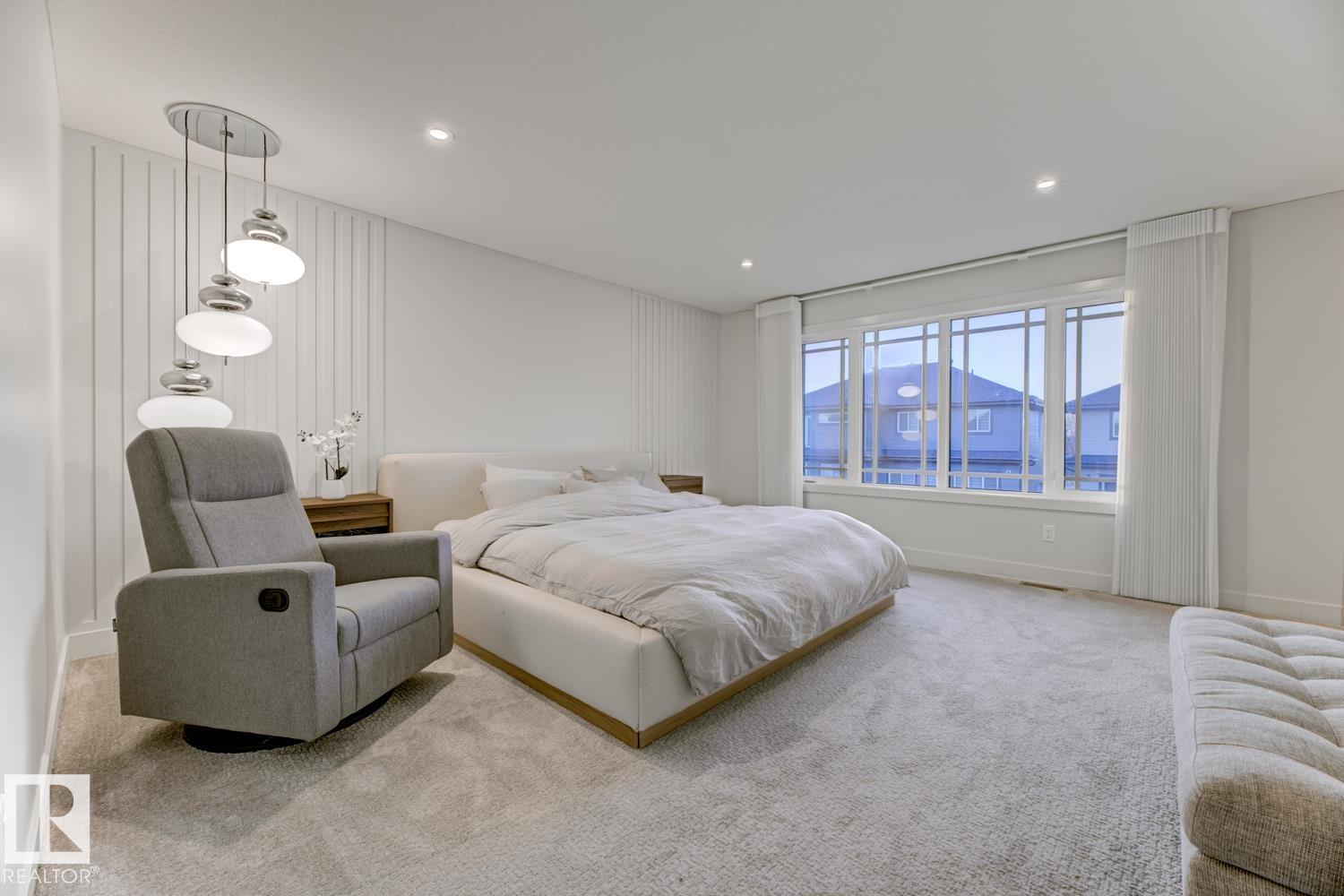 Photo 7 of 6038 Crawford Dr Sw, Edmonton AB
