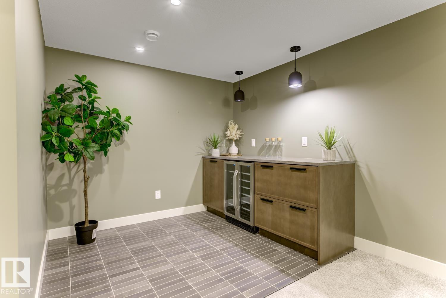 Photo 56 of 6038 Crawford Dr Sw, Edmonton AB
