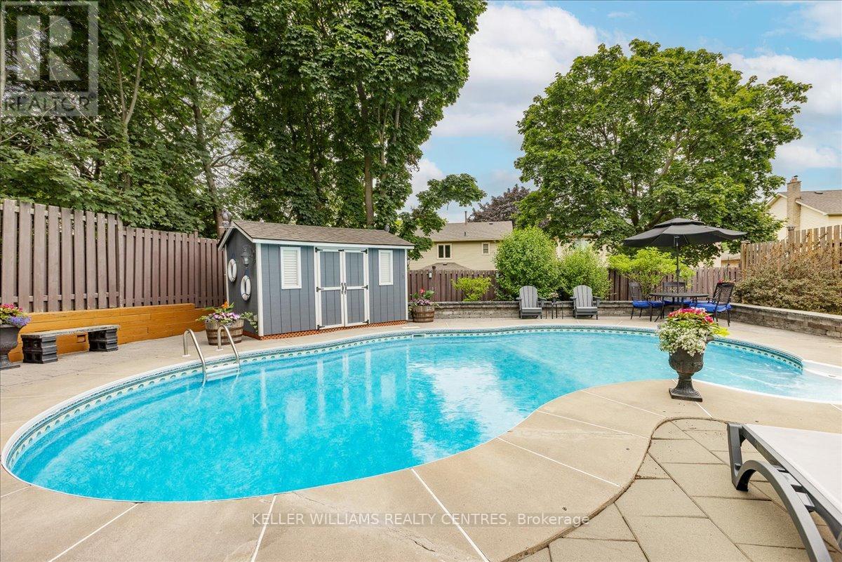 Photo 1 of 875 Knotwood Court, Whitby ON