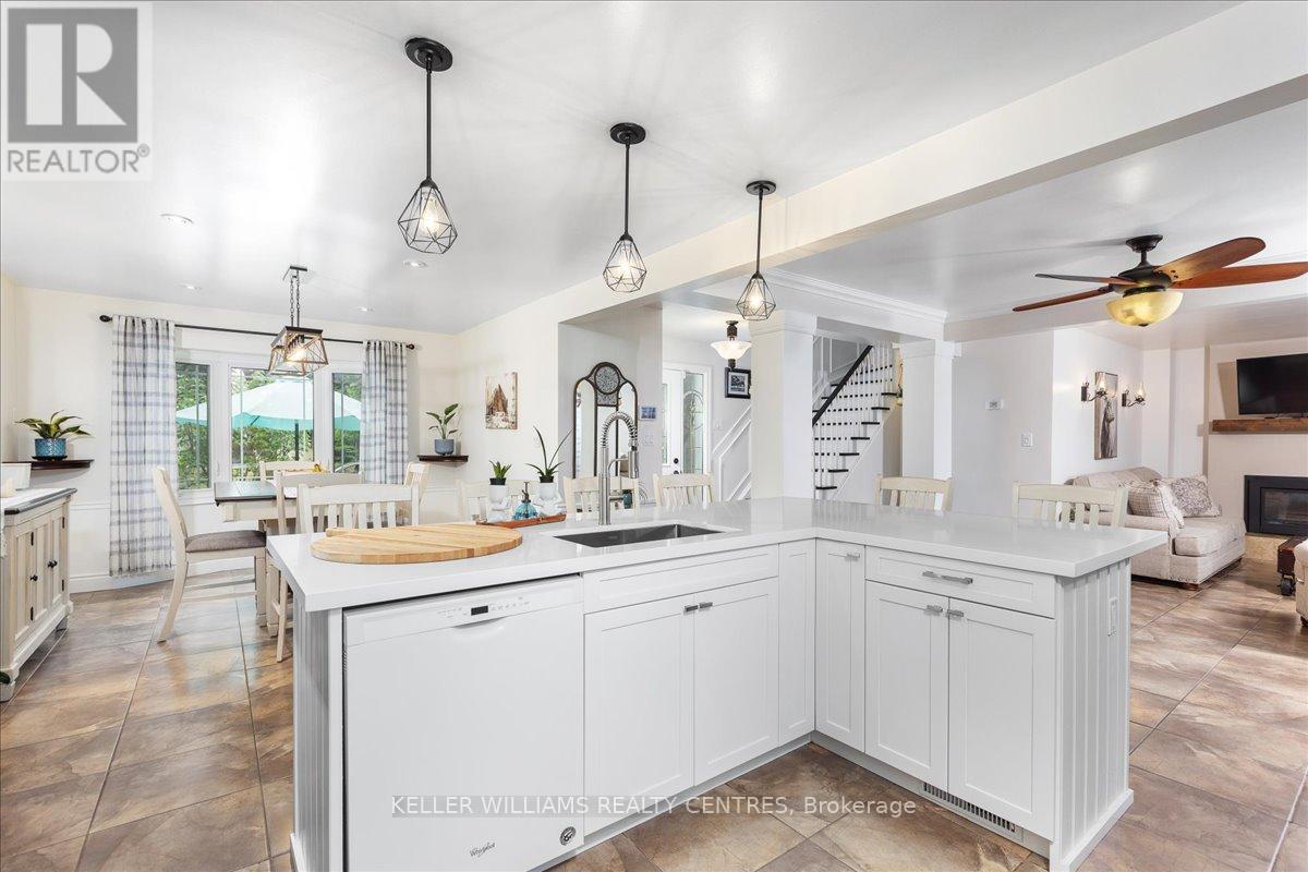 Photo 12 of 875 Knotwood Court, Whitby ON