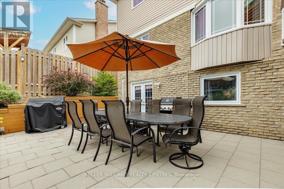 Photo 12 of 875 Knotwood Court, Whitby ON