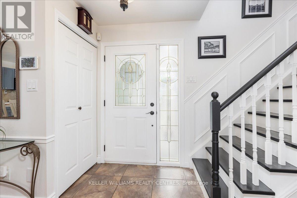 Photo 8 of 875 Knotwood Court, Whitby ON