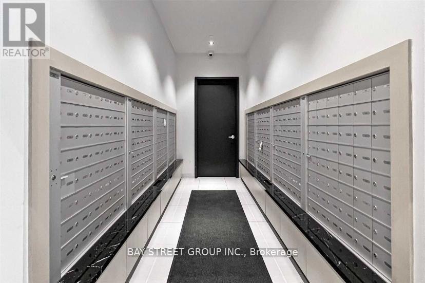 Photo 14 of 2511 159 Wellesley Street E, Toronto ON