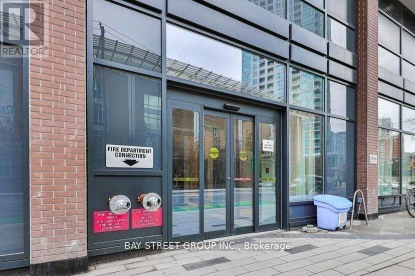 Photo 3 of 2511 159 Wellesley Street E, Toronto ON