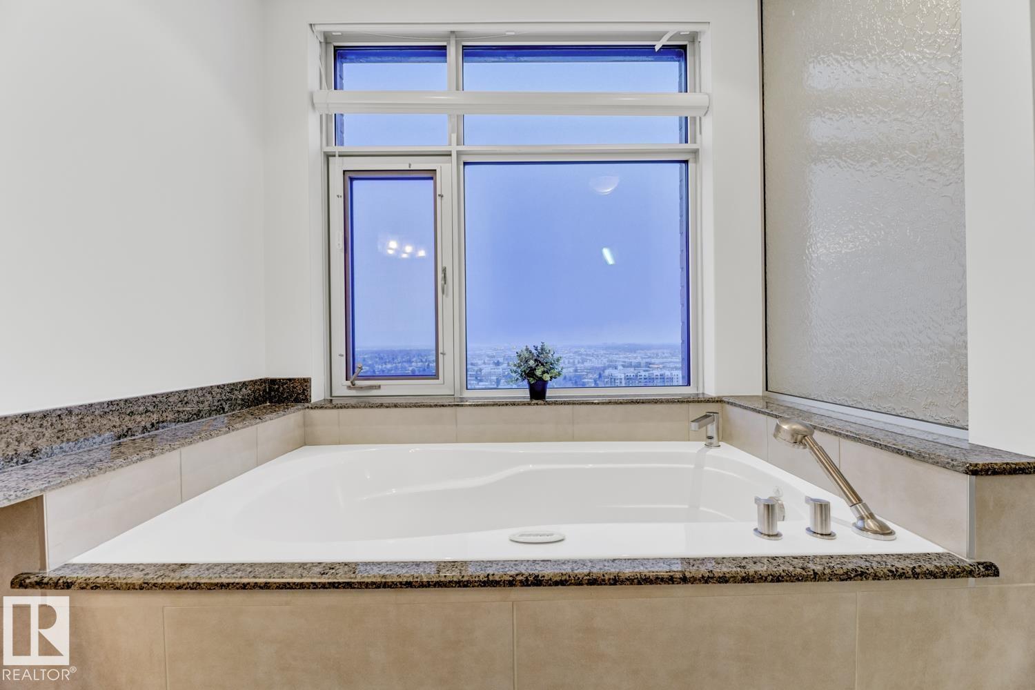 Photo 54 of 1900 10035 Saskatchewan Dr Nw, Edmonton AB