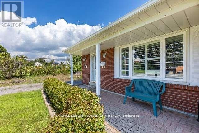 Photo 6 of 1085 Mary Street N, Oshawa ON