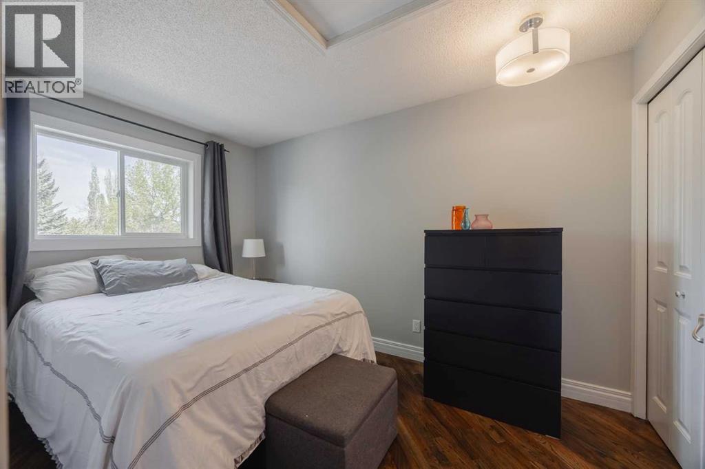 Single Family House for Sale in  McKinley Place SE McKenzie Lake Calgary 