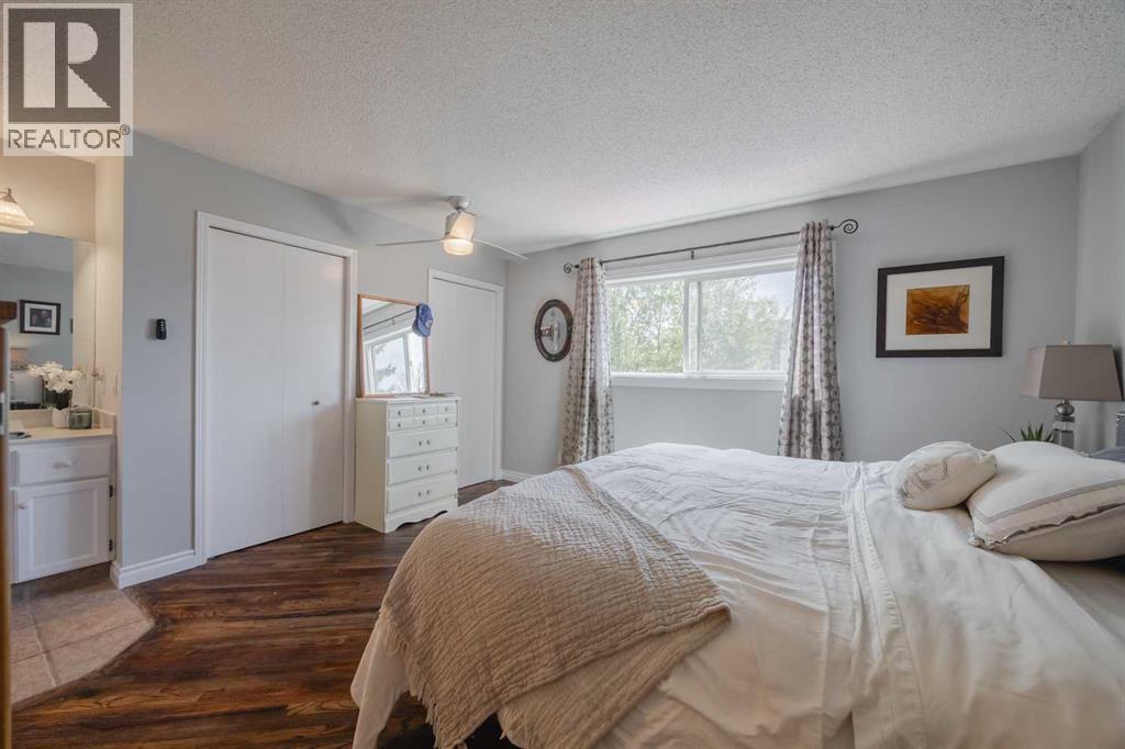 Single Family House for Sale in  McKinley Place SE McKenzie Lake Calgary 