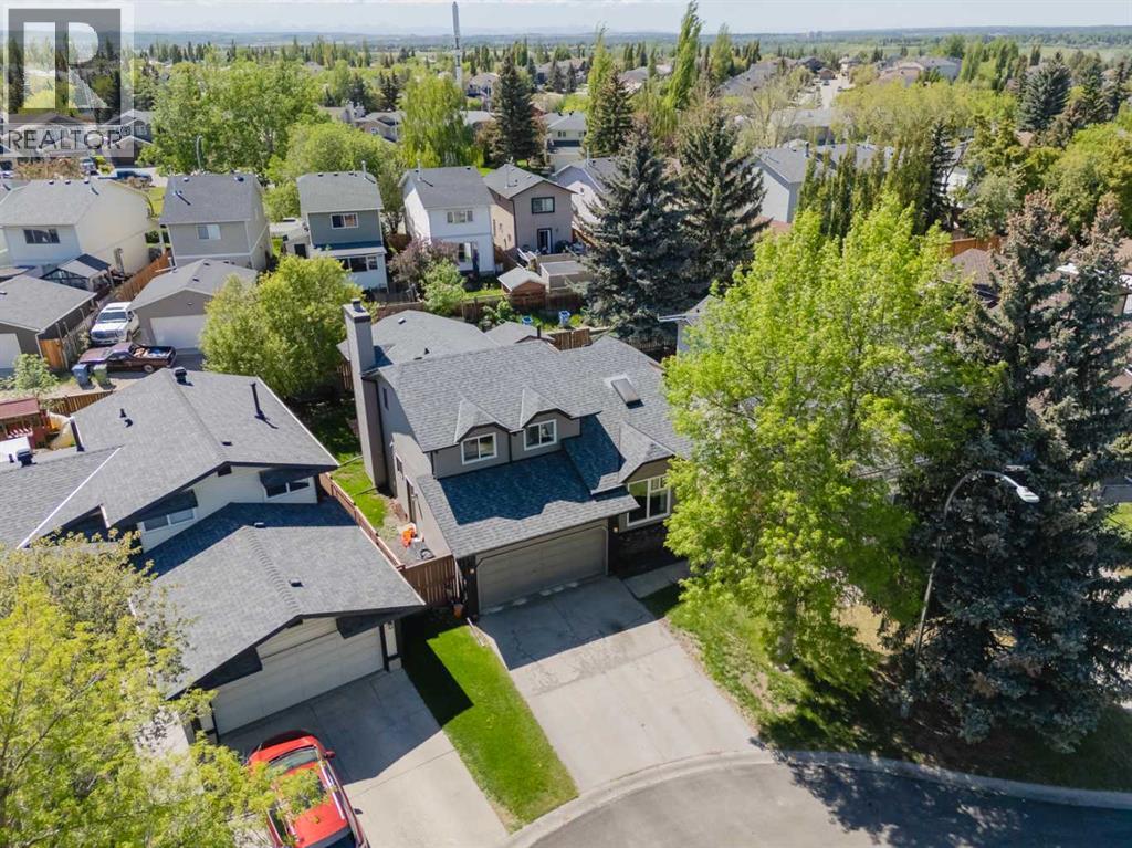Single Family House for Sale in  McKinley Place SE McKenzie Lake Calgary 