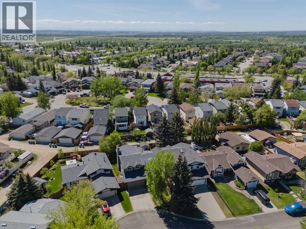 Single Family House for Sale in  McKinley Place SE McKenzie Lake Calgary 