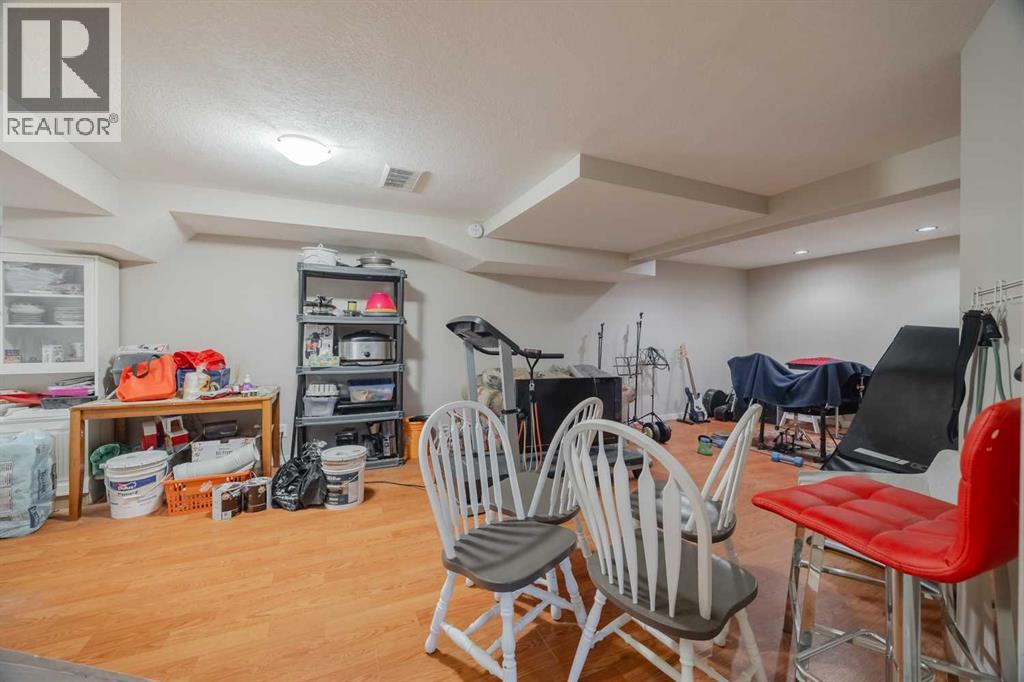 Single Family House for Sale in  McKinley Place SE McKenzie Lake Calgary 