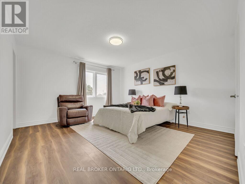 Photo 21 of 332 Riverstone Drive, Oakville ON