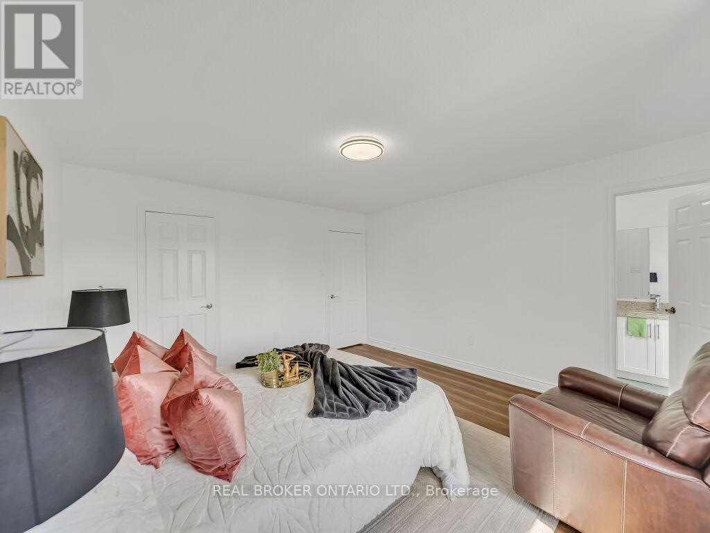Photo 3 of 332 Riverstone Drive, Oakville ON