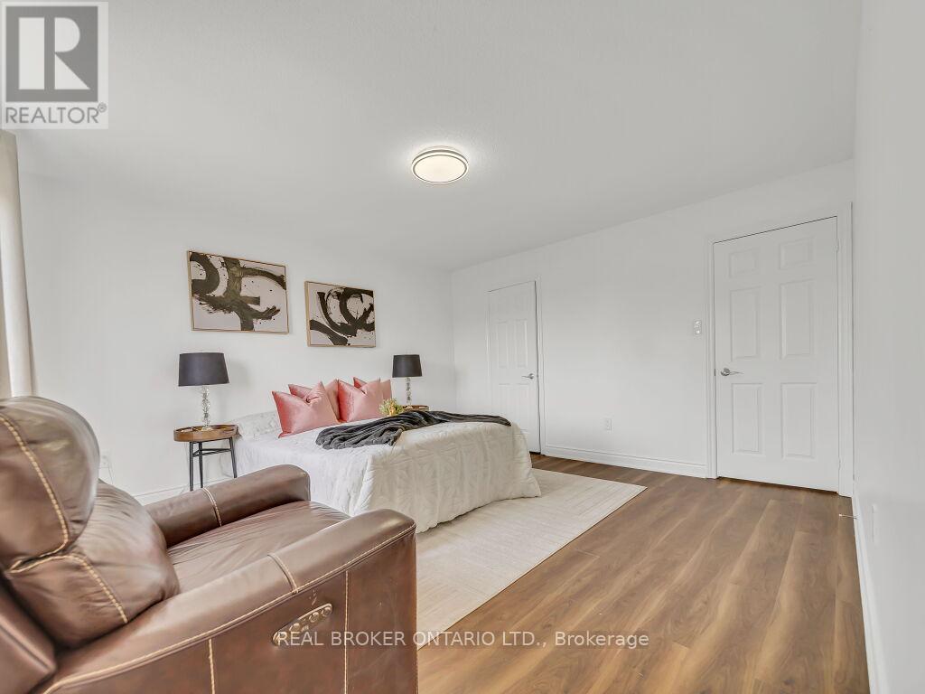 Photo 46 of 332 Riverstone Drive, Oakville ON