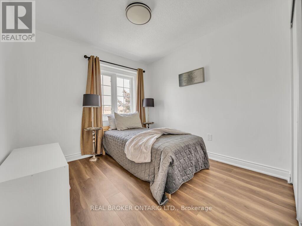 Photo 16 of 332 Riverstone Drive, Oakville ON