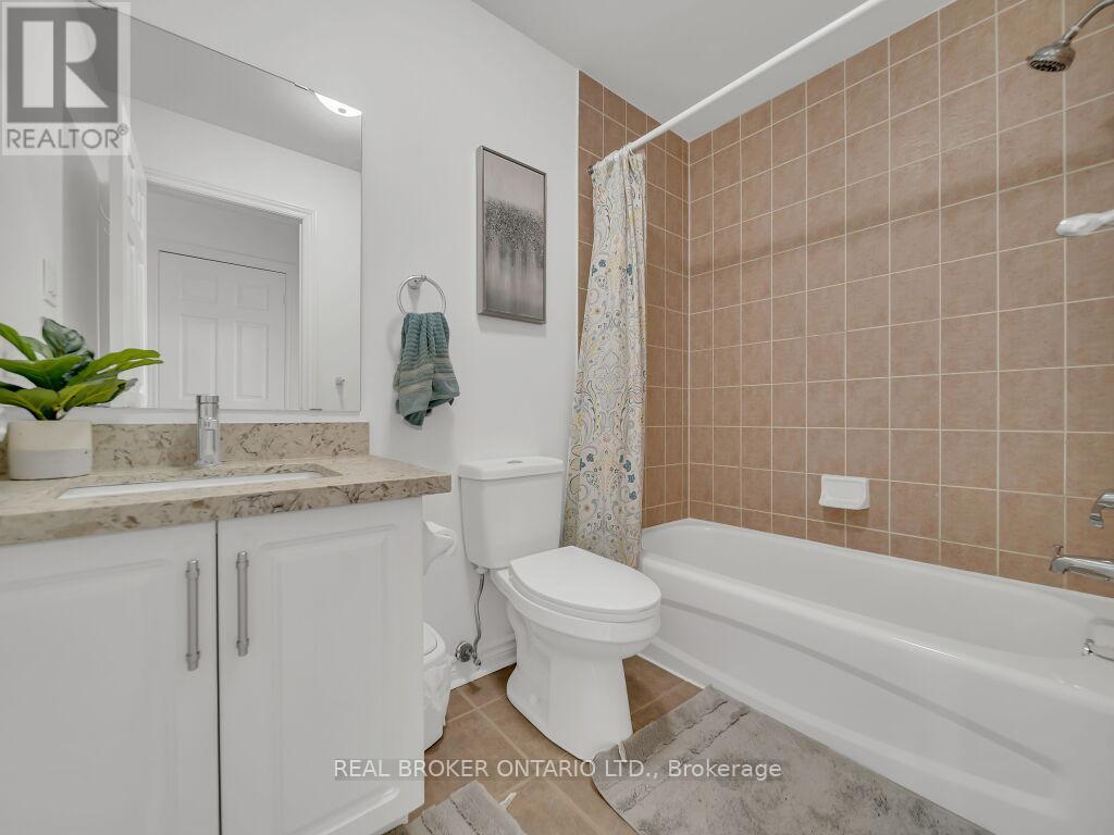 Photo 45 of 332 Riverstone Drive, Oakville ON