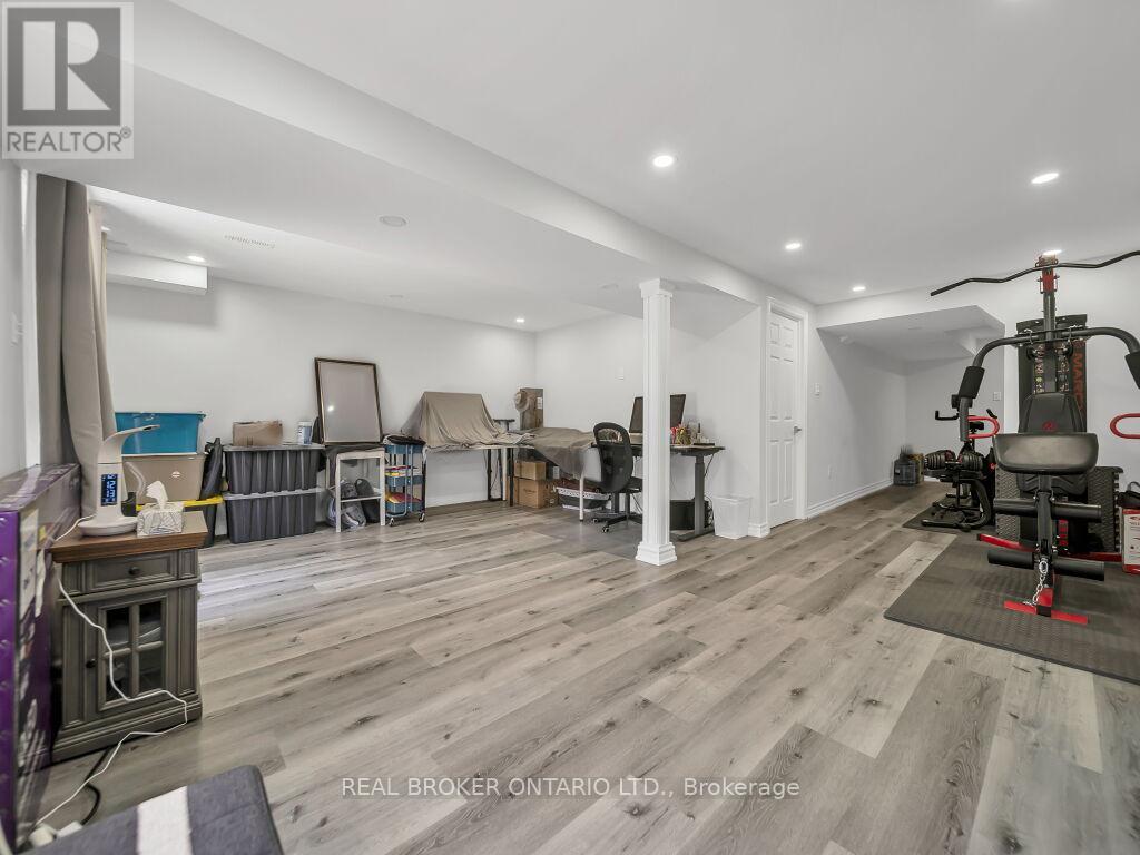 Photo 27 of 332 Riverstone Drive, Oakville ON
