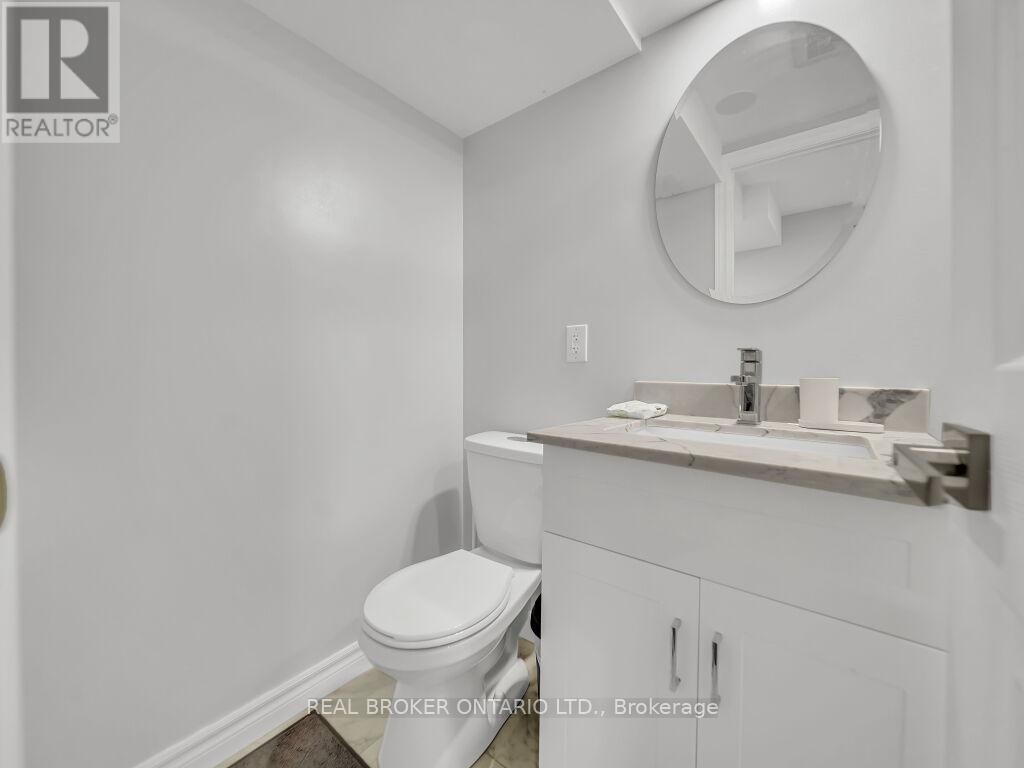 Photo 36 of 332 Riverstone Drive, Oakville ON