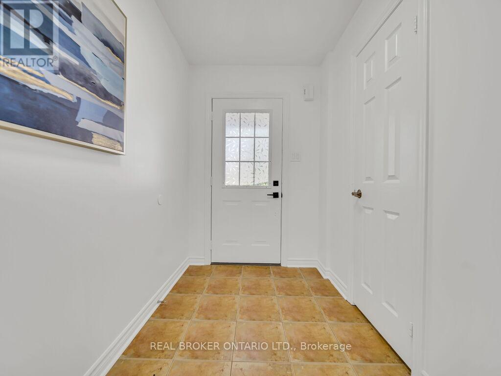 Photo 6 of 332 Riverstone Drive, Oakville ON
