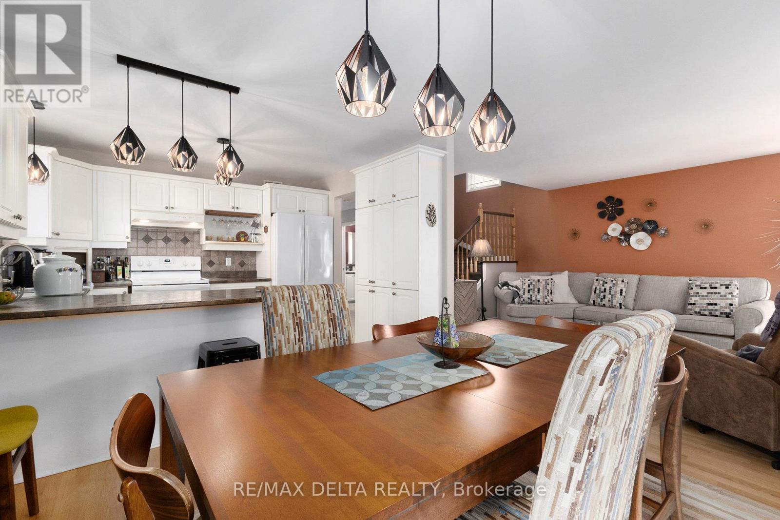 Photo 11 of 176 Louise Street, Clarencerockland ON