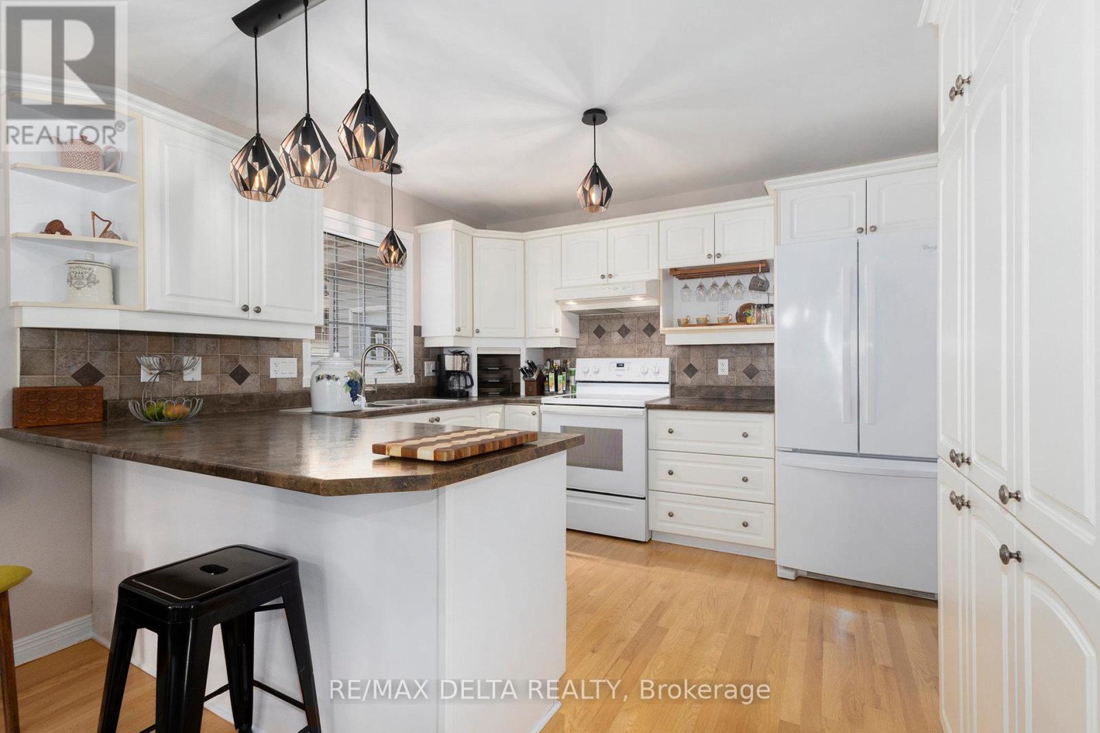 Photo 12 of 176 Louise Street, Clarencerockland ON