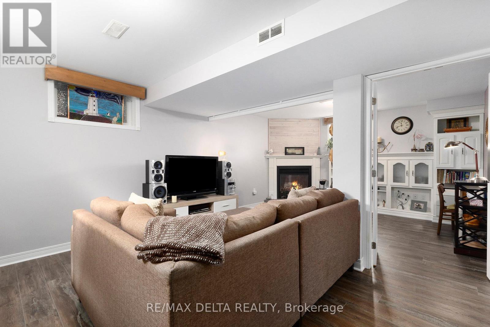 Photo 25 of 176 Louise Street, Clarencerockland ON