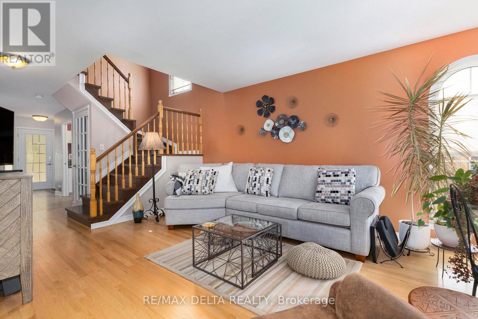 Photo 6 of 176 Louise Street, Clarencerockland ON