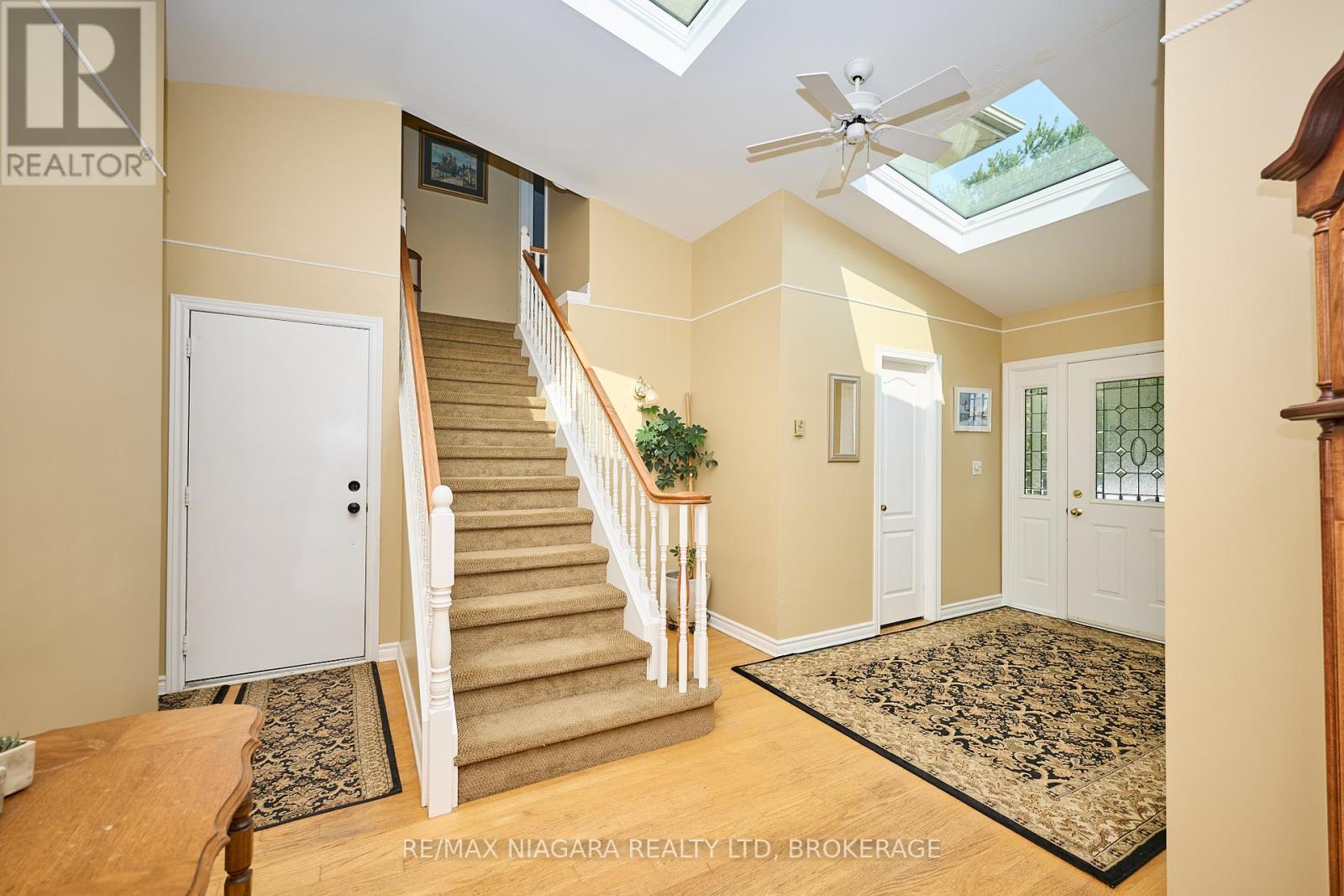 Photo 6 of 27 St George Court, Fort Erie ON