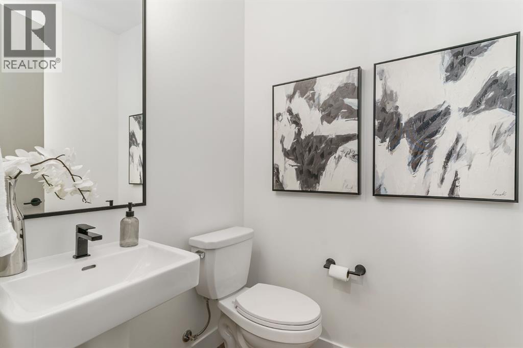 Single Family House for Sale in    Avenue SW Richmond Calgary 