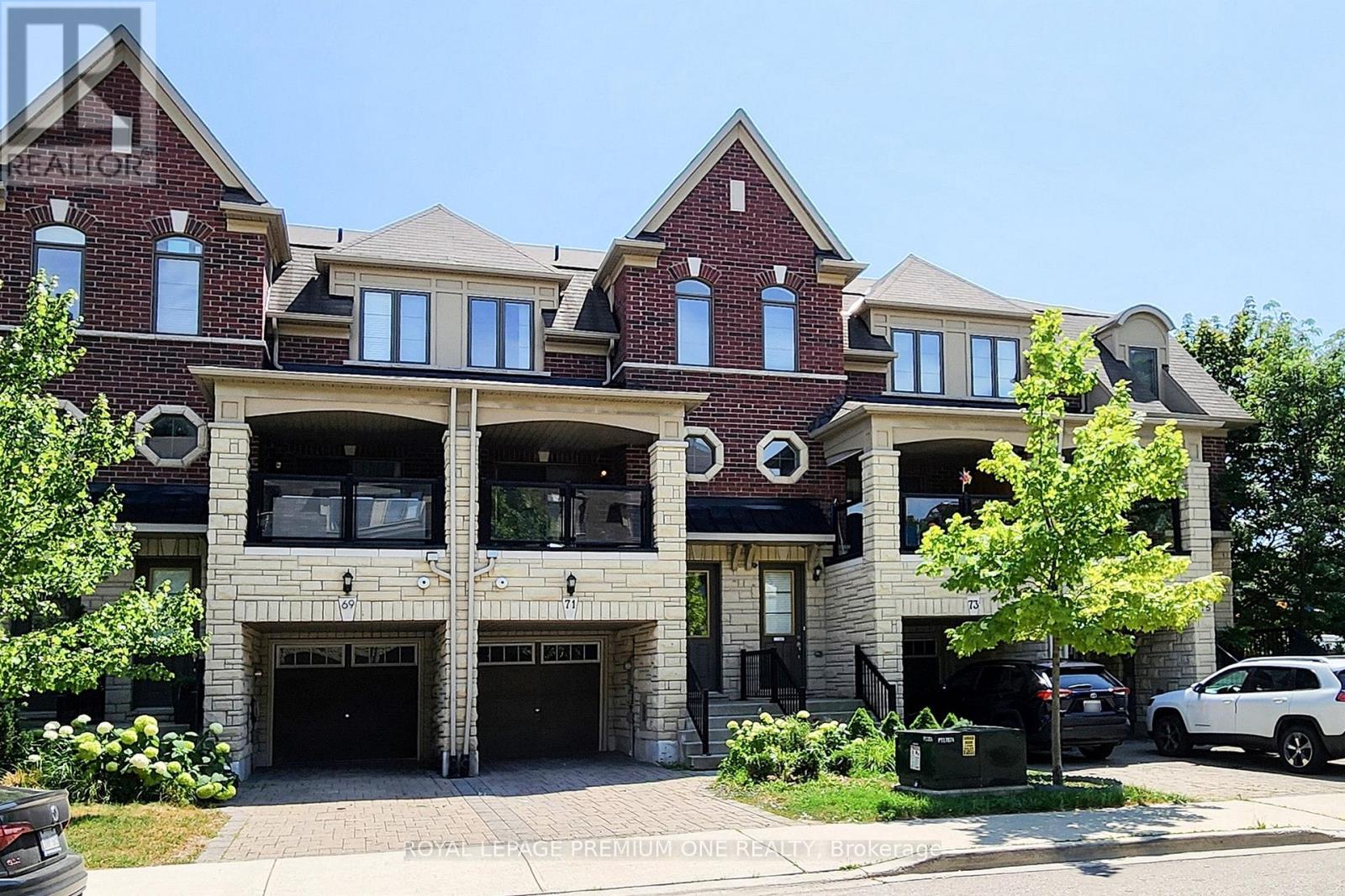Photo 7 of 71 Dryden Way N, Toronto ON