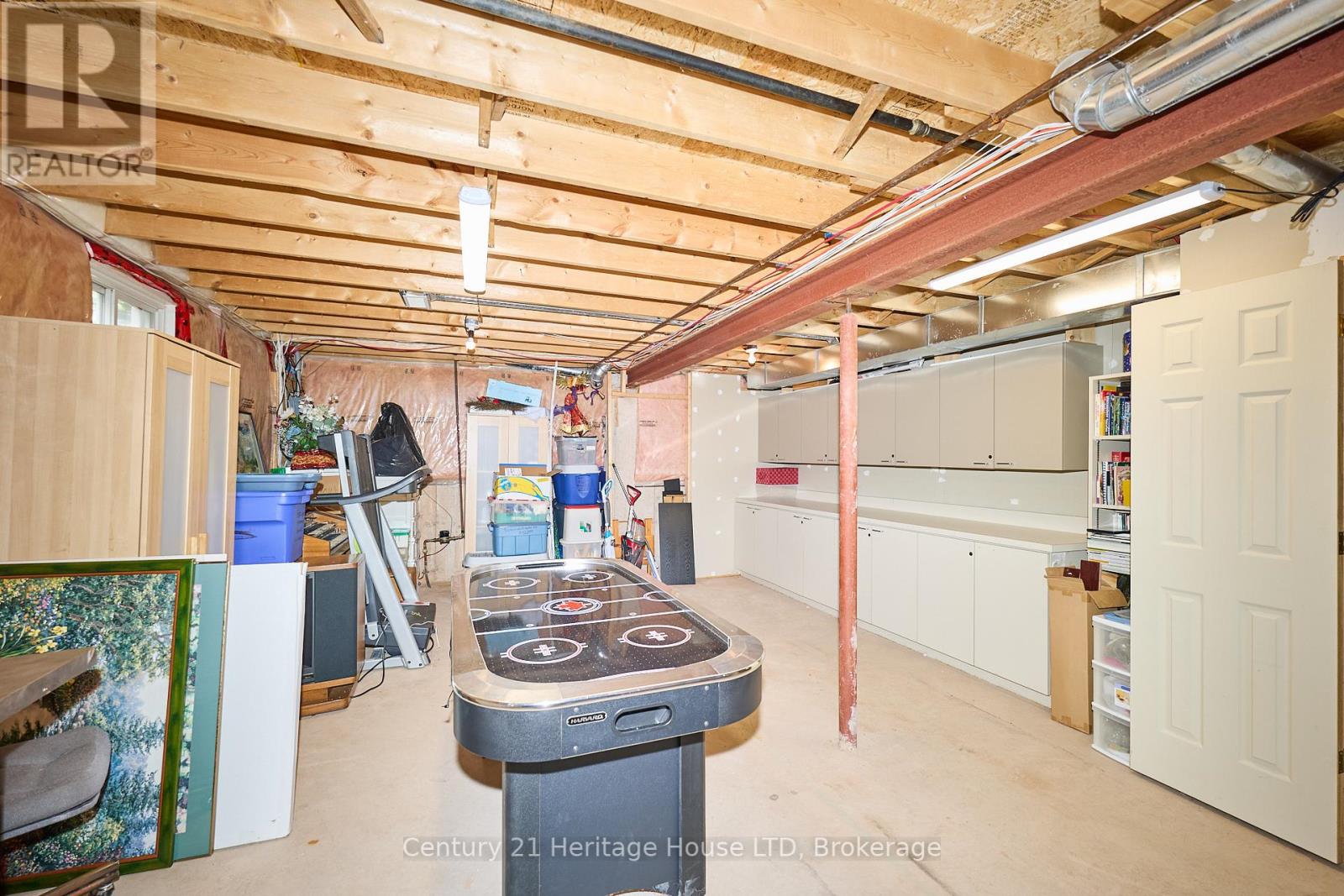 Photo 19 of 222 Dorchester Drive, Grimsby ON